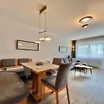 Auszeit A5 Montana Haus Апартаменты *